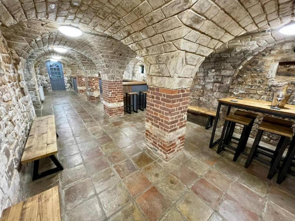 Вилла Lydney House Swaffham Sleeps 22 Экстерьер фото