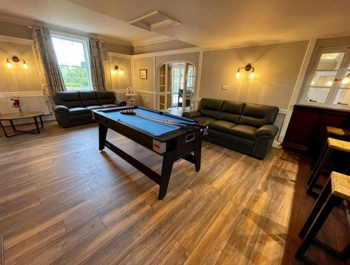 Вилла Lydney House Swaffham Sleeps 22 Экстерьер фото