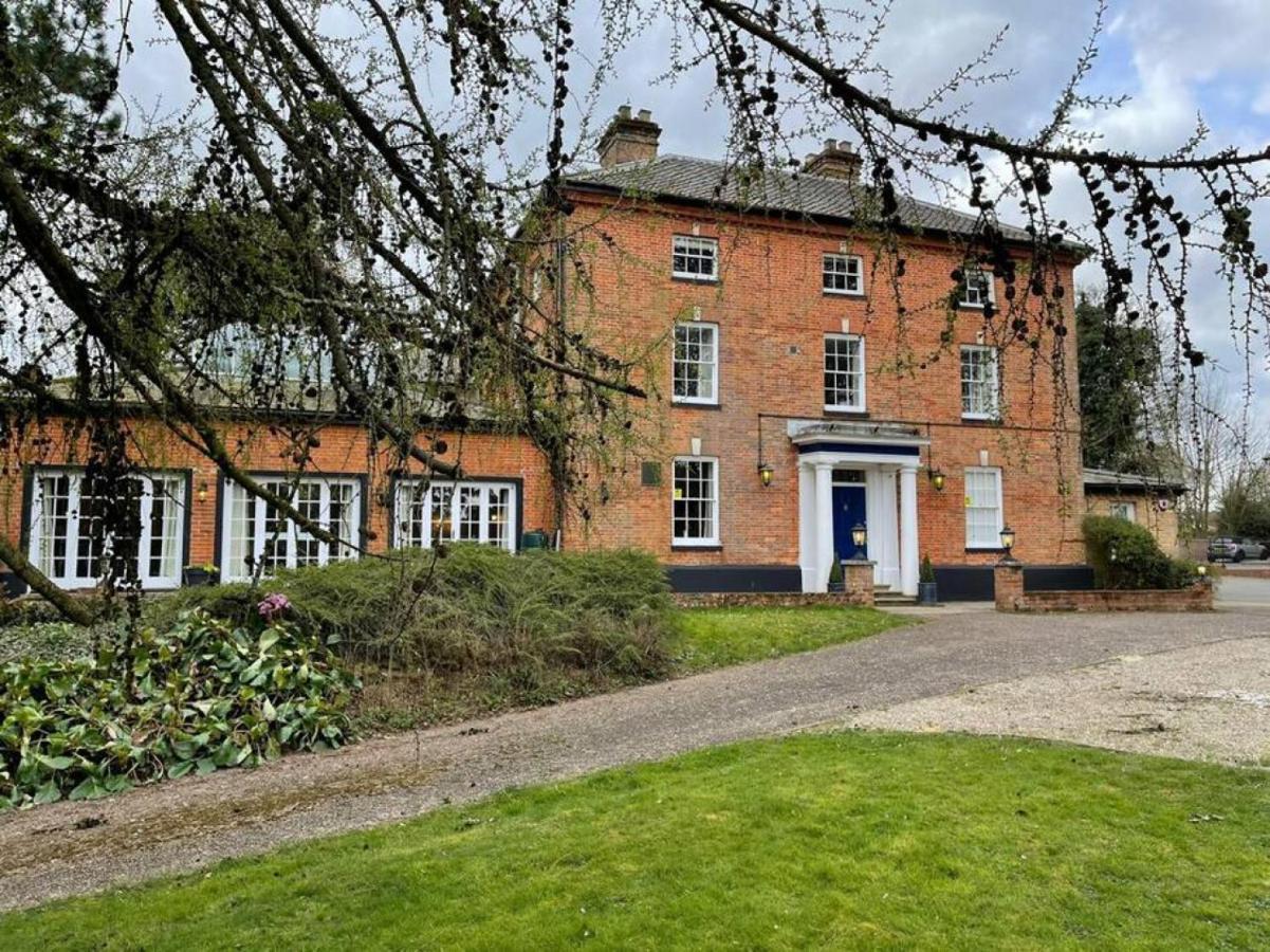 Вилла Lydney House Swaffham Sleeps 22 Экстерьер фото